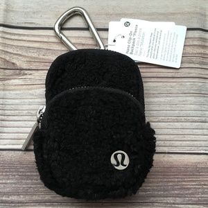 NWT Lululemon Fleece Nano Clip On Backpack in Black
